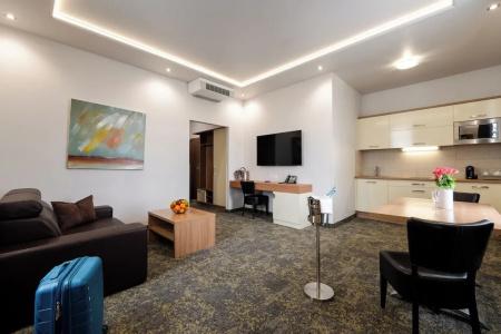 Garzon Plaza - 49
