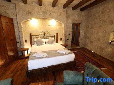 Sarnich Cave Suites - 95