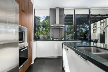 Ultra Broadbeach - 25