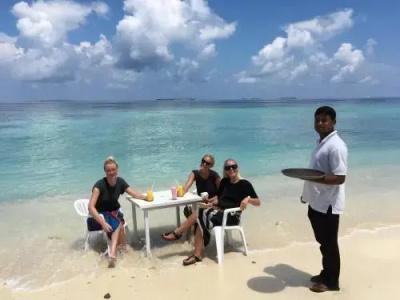 Island Host - 8