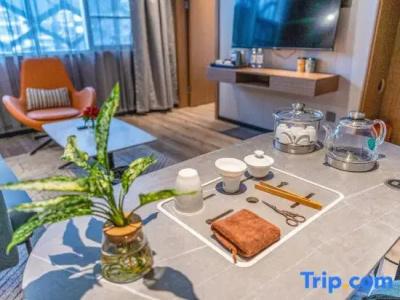 Tropic Towers - 108