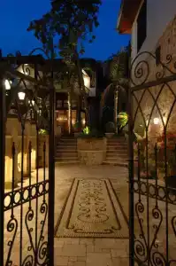 Tuvana - 0