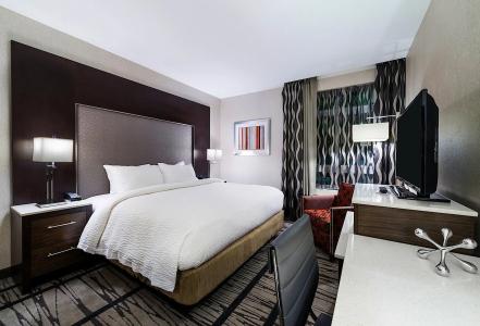 Fairfield Inn & Suites by Marriott Boston - 2