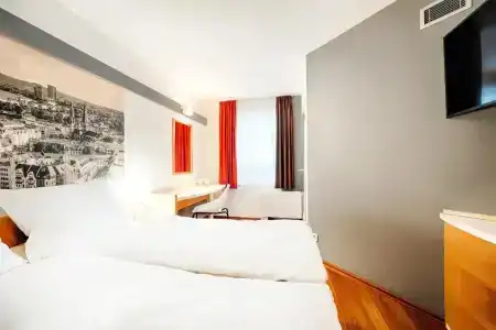 ibis Bonn - 62