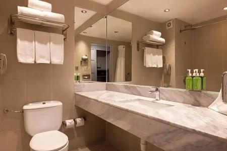 Holiday Inn Express -, An Ihg - 89