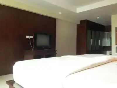 August Suites - 5