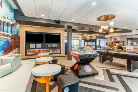 Homewood Suites by Hilton West - 13