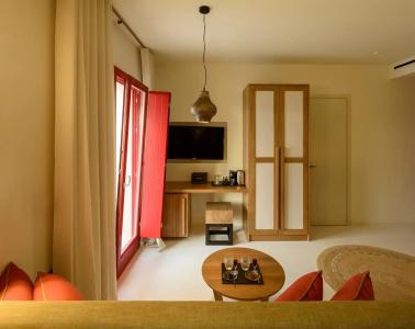 Potnia Theron Suites - 100