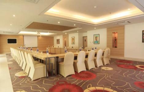 Lemon Tree Premier, Ulsoor Lake, Bengaluru - 12