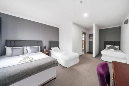 Iway Inn - 5