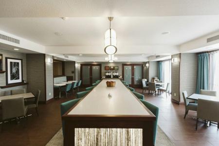 Hampton Inn - 40