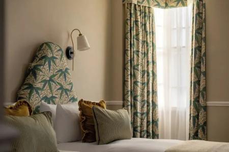 The Drayton Court - 90