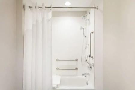 Holiday Inn Express & Suites Beach Beachfront by IHG - 48