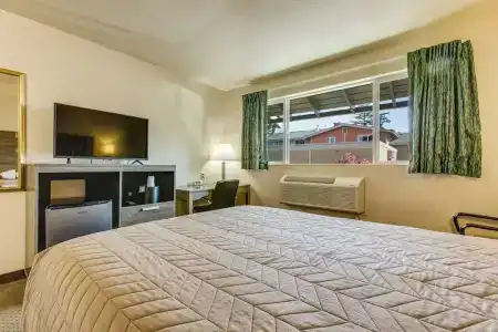 Coachman Inn - 6