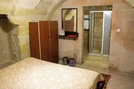 Caravanserai Cave - 110