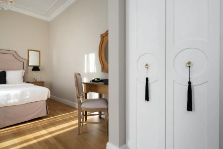 Athens Mansion Luxury Suites - 6