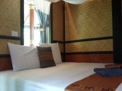 Dolphin Bungalows - 11