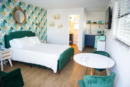 Sunburst Inn - 1