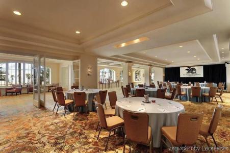The Waterfront Beach Resort, A Hilton - 36