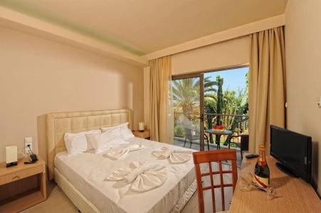 Oasis Beach - Adults Only - 6