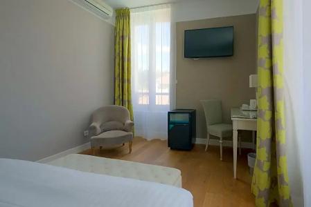 Best Western Le Renoir - 52