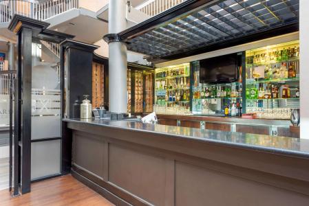 Best Western Plus Village Park Inn - 10