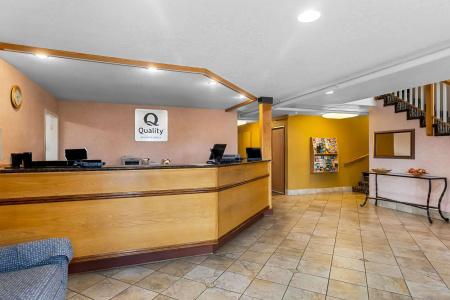 Quality Inn & Suites Vancouver - 1