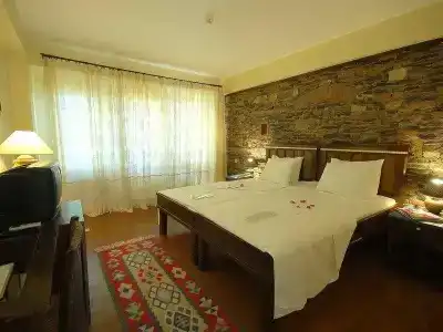 El Vino & Suites - 35