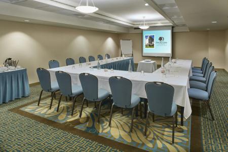 DoubleTree by Hilton Alana - Waikiki Beach - 19