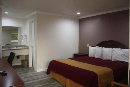 Value Inn & Suites - 16