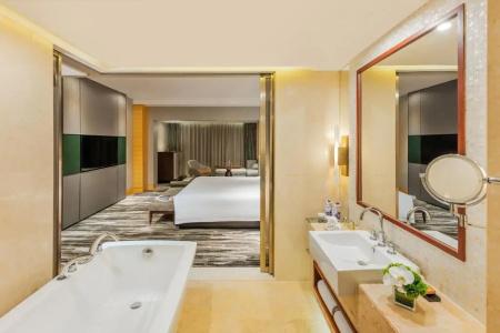Hilton Shanghai Hongqiao - 65