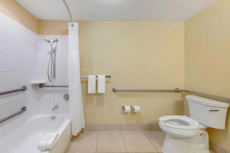 Clarion Anaheim Resort - 9