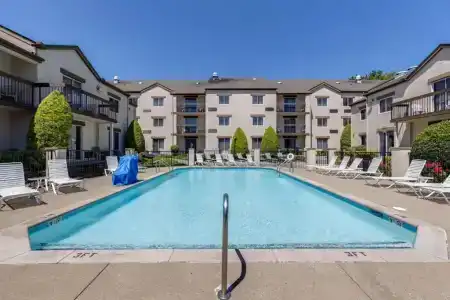 Club Nashville Inn & Suites - 11