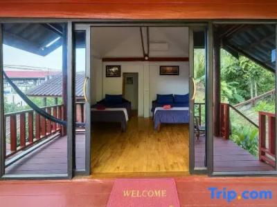 Happy Elephant Guesthouse - 70