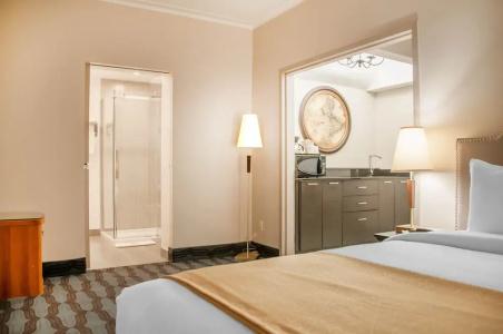 Empire Suites - 61