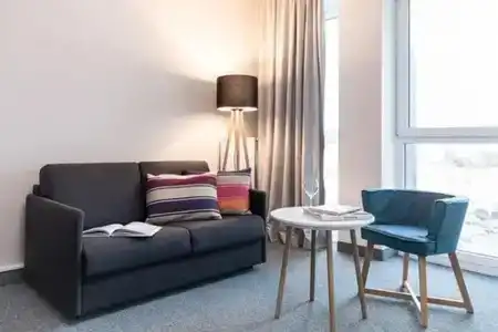 sylc. Apartment– Serviced - 90