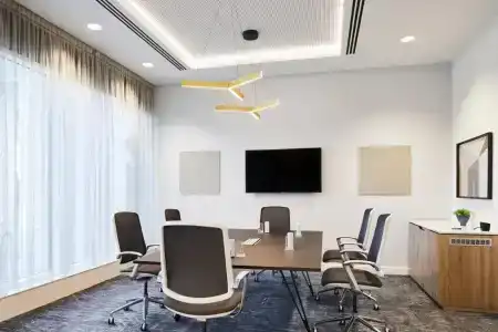Courtyard by Marriott London City Airport - 20