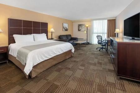 Wyndham Riverfront - 77