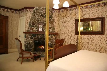 Martine Inn - 94