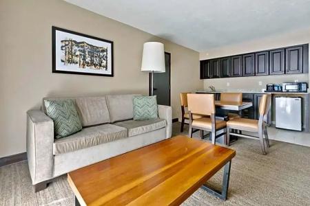 DoubleTree by Hilton - The Yarrow - 32