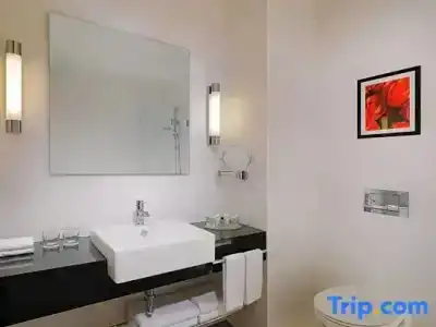 Courtyard by Marriott Budapest City Center - 40