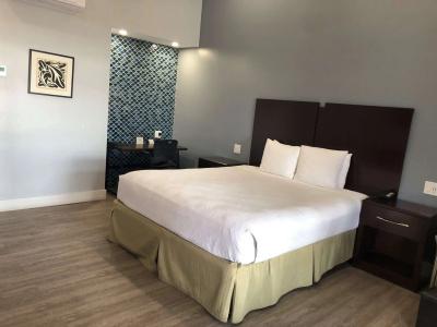 Best Western Plus Inn-by-the-Sea - 38
