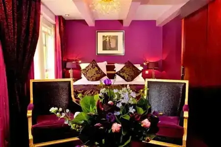 Ambassade - 63