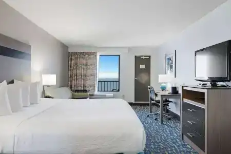 Best Western Plus Holiday Sands Inn & Suites - 87