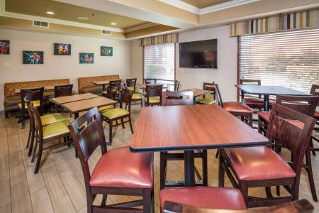 Best Western Airport Inn & Suites - 24