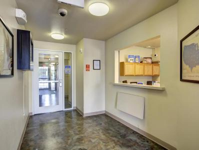 WoodSpring Suites - 8