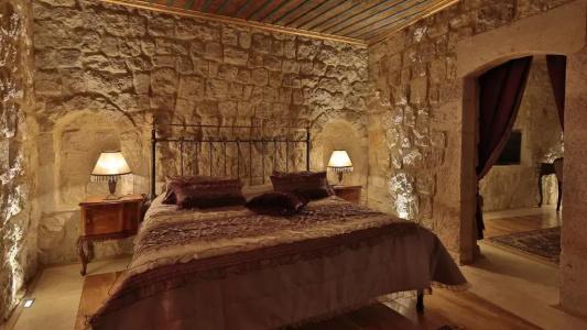 Golden Cave Suites - 107