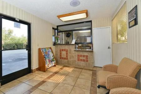 Lax Stadium Inn - 19