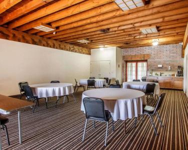 Comfort Suites At Sabino Canyon - 24