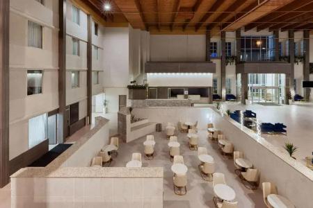 Dfw Airport & Conference Center - 17